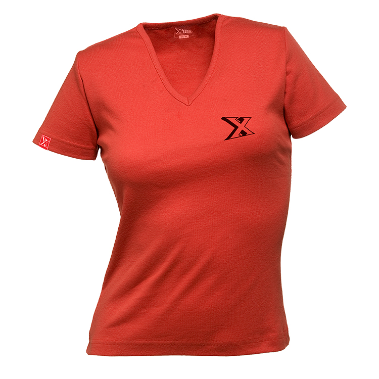 Playera roja para dama con estampado de logo XTASEA