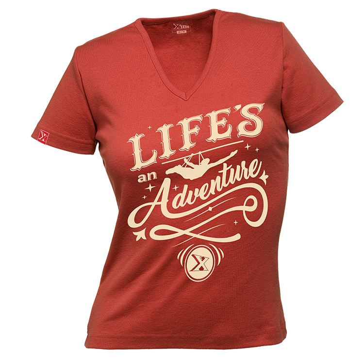 Playera para dama con 
						diseño estampado de life's an adventure