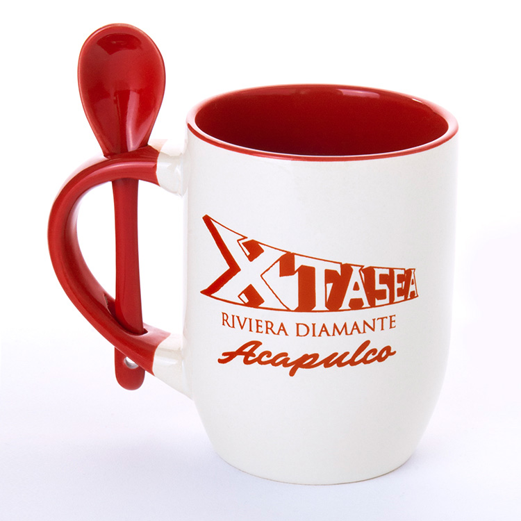 Taza en blanco con rojo con frase Emoción Intensa